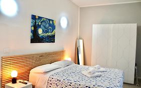 The Green Gate - Airport Guest House